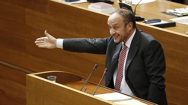 El PSPV se rompe por el debate entre Monarquía y República