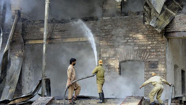 Al menos 23 mujeres mueren tras una explosión en una universidad paquistaní