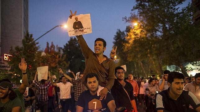 Rohani proclama la «victoria de la moderación sobre el extremismo» en Irán