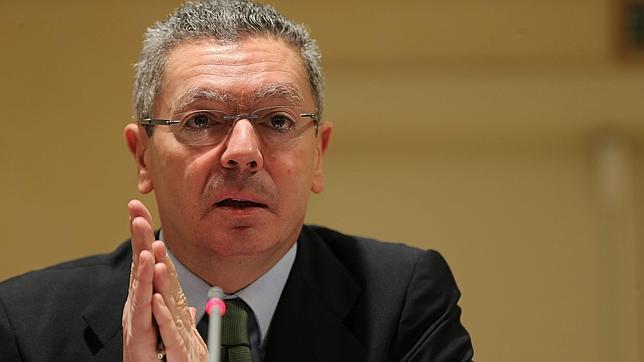 Gallardón dice que ETA será una amenaza mientras no disuelva todas sus estructuras
