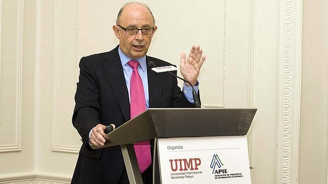 PSOE e IU piden que Montoro aclare en el Congreso el informe sobre la Infanta