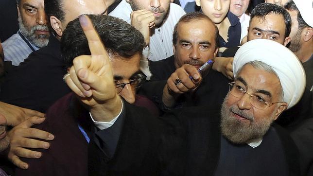 Rohani descarta detener el plan nuclear iraní, que promete hacer «más transparente»