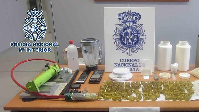 La mujer expulsó las once bolsas de plástico rellenas de droga ya en el hospital