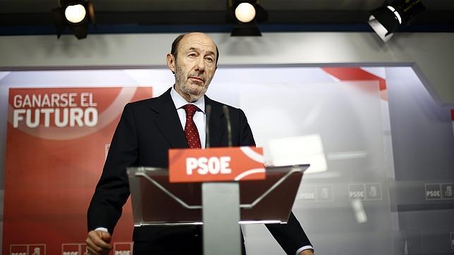 Rubalcaba rechaza la reforma local de Rajoy y anuncia una enmienda a la totalidad