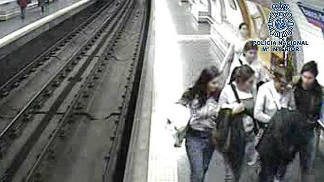 «El clan de las Bosnias» se mueve por las estaciones más concurridas, para aprovechar las grandes aglomeraciones