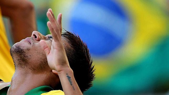 «Abucheo virtual» a Pelé por pedir que cesen las protestas en Brasil