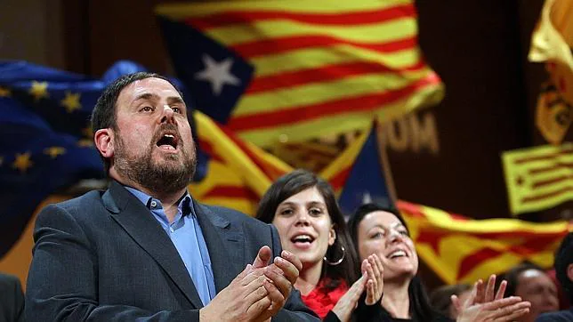 ERC ganaría las elecciones catalanas y CiU perdería hasta 15 escaños, según el CEO
