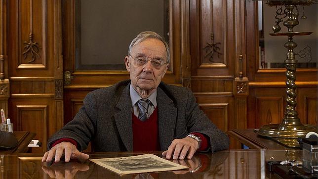 El nieto de Marie Curie inaugura una exposición sobre su abuela en Valencia