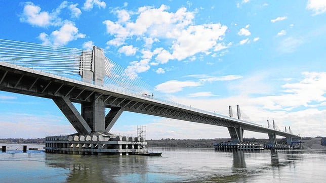 FCC tiende un puente entre Rumanía y Bulgaria