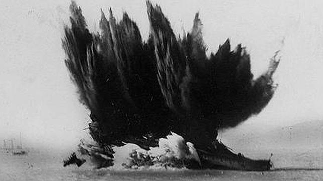 Imagen de archivo de un buque impactado