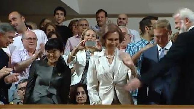 La Reina llega al maratón beethoveniano entre pitos y aplausos