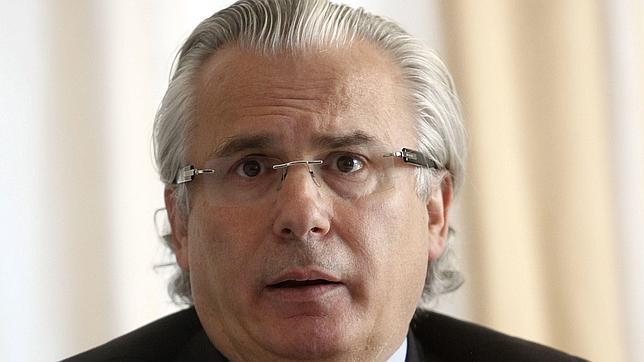 El ex juez Baltasar Garzón podría defender al «soplón» de la CIA Edward Snowden