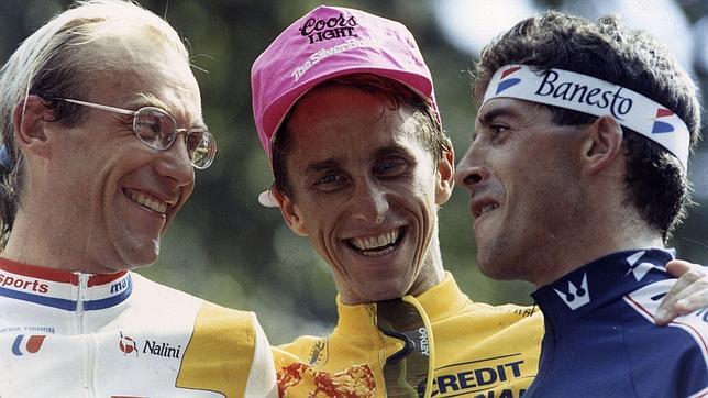 Fignon, Lemond y Delgado en el podio final del Tour de 1989
