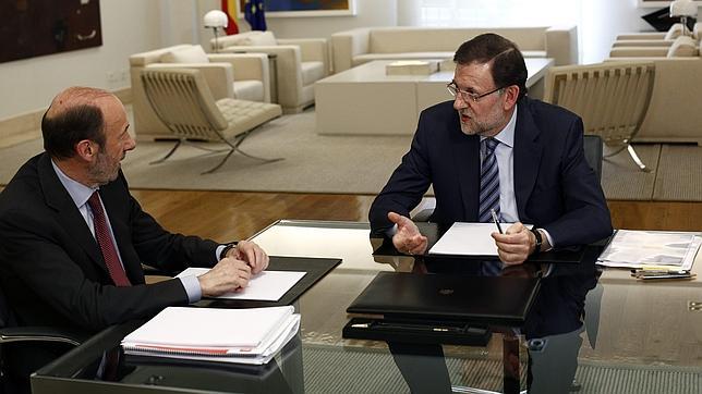El Congreso busca «in extremis» ampliar el pacto europeo del PP y el PSOE