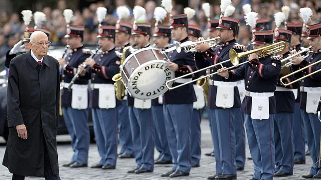 Napolitano llama a la «continuidad» del Gobierno, pese a la condena de Berlusconi