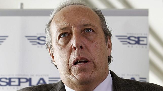 El jefe de los pilotos en Iberia amaga con su dimisión en la última asamblea