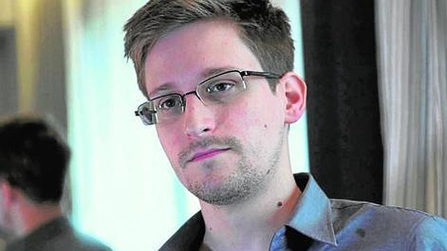 Caso Snowden de espionaje: ¿se puede viajar sin pasaporte?