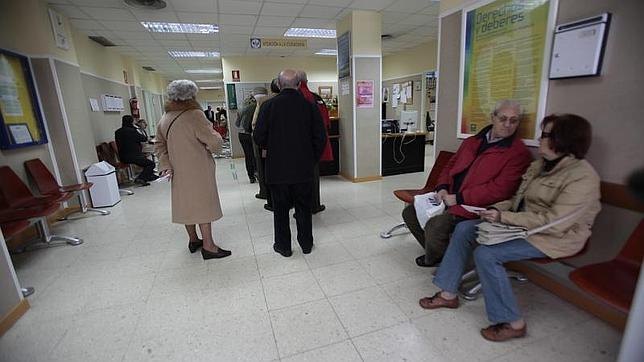 El gasto sanitario en España se reduce por segundo año consecutivo, según datos de la OCDE