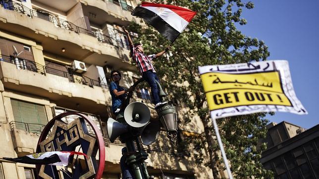 EE.UU. aconseja aplazar viajes «no esenciales» a Egipto tras los choques violentos