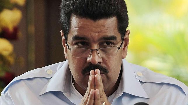 Maduro viaja hoy a Moscú, donde permanece varado Snowden