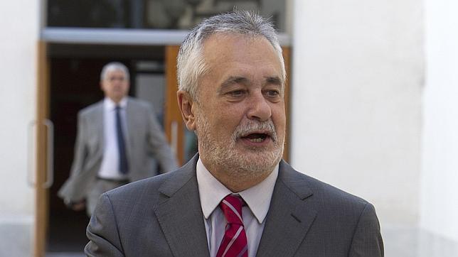 Griñán: «Tengo todo el derecho a decidir cuándo quiero terminar mi vida política»