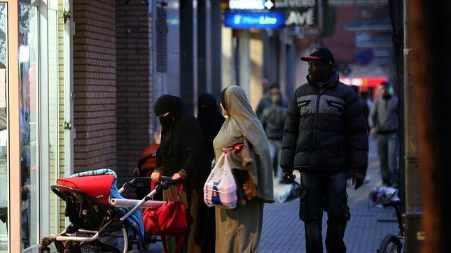 CiU quiere limitar el uso del burka en espacios públicos por motivos de seguridad