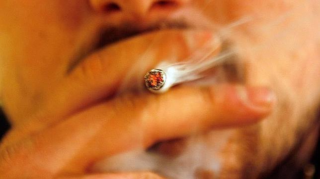 Los fumadores y los solteros tienen más riesgo de infección oral por VPH