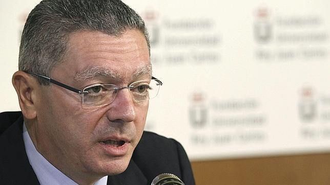 Manos Limpias ve a Gallardón «cooperador necesario» en el desvío de 140.000 euros