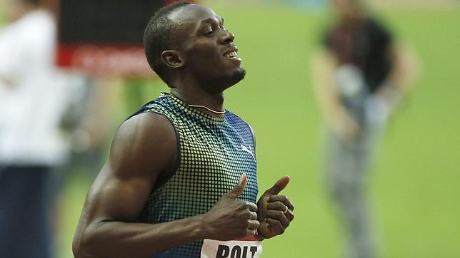 Bolt logra la mejor marca mundial del año en los 200 metros