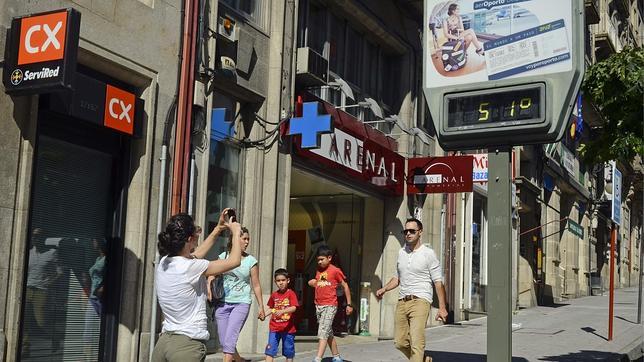 El Gobierno gallego pide prudencia ante la ola de calor que padece Galicia