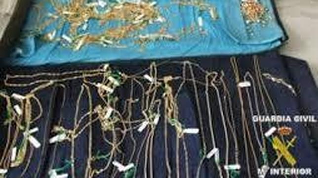 Desmatelada una banda que robó 100.000 euros en muestrarios de joyerías