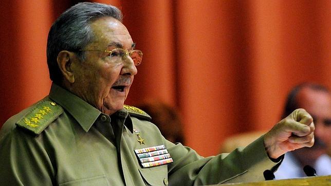 Raul Castro clama contra la corrupción y la pérdida de valores causadas por su régimen