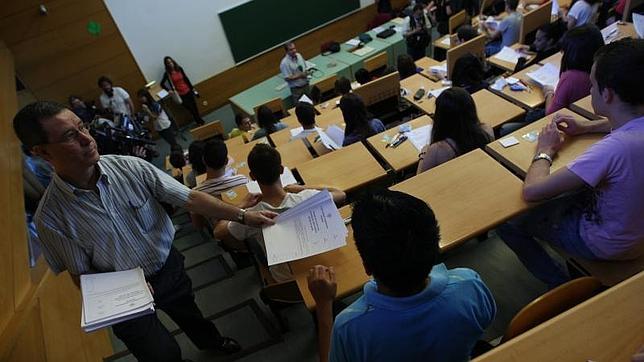 Las universidades imparten ya 7.406 titulaciones oficiales