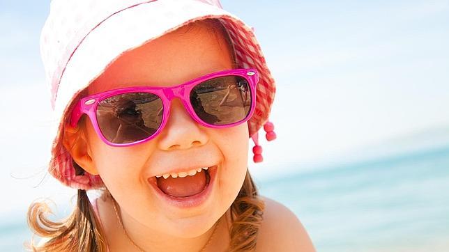 Proteger los ojos del sol desde niños