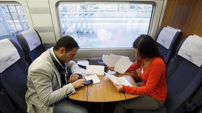 Renfe lanza un billete múltiple para enlazar tres trenes con un 20% de descuento