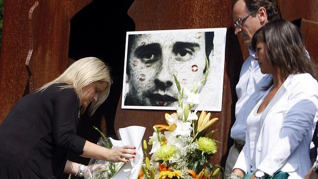 Emotivo homenaje a Miguel Ángel Blanco 16 años después de su muerte