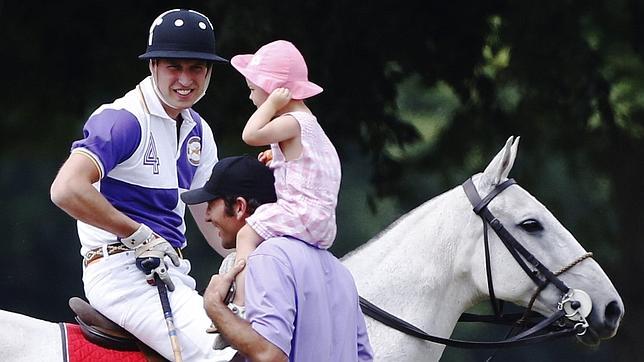 Los Duques de Cambridge se relajan antes de ser padres en Berkshire