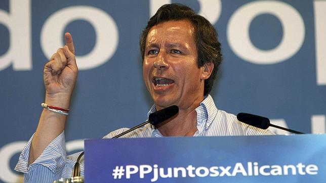 El PP promete que Rajoy «naturalmente comparecerá» pero no citado «desde Soto del Real»