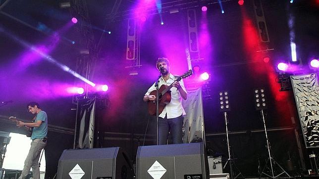 Manel capitanea el desembarco del nuevo pop catalán en el Poble Espanyol