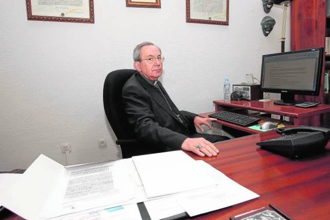 El obispo Álgora no reconoce al presidente electo de la Asociación de Cofradías