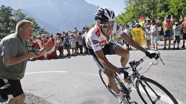 Sastre, en la etapa que terminó en Alpe d'Huez en 2008 y que le dio el Tour de Francia