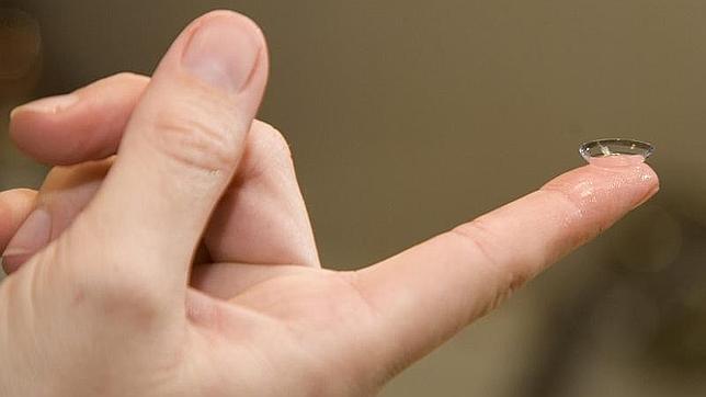 El uso prolongado y no adecuado de lentillas provoca infecciones, sobre todo en verano