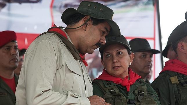 La ministra de Defensa chavista niega que haya consultado a los Castro los ascensos