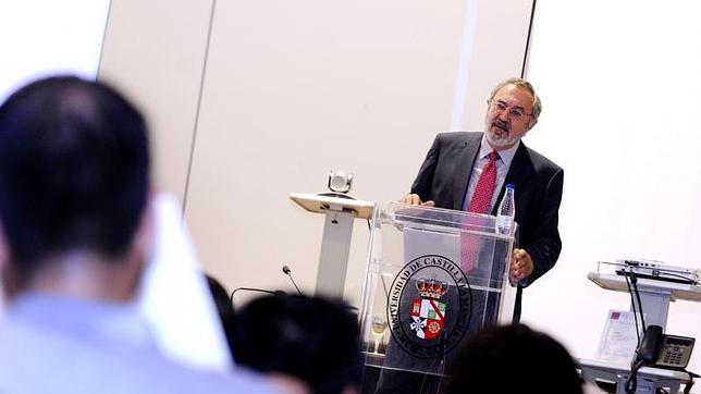 Luis López Guerra, broche de oro para el curso de especialista en Justicia Constitucional de la UCLM