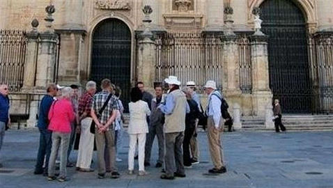 Guía turístico: una profesión clave para potenciar el turismo en nuestro país