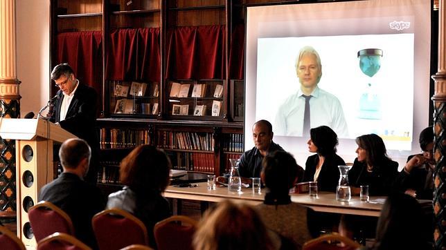 Assange presenta el Partido Wikileaks, con el que aspira a lograr un escaño en Australia