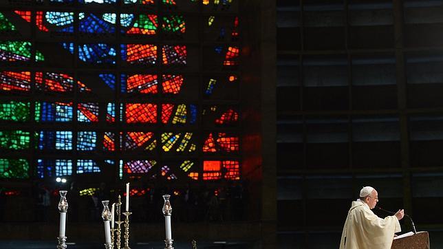 El Papa: «Soñaba ir a Japón, pero Dios me mostró que mi misión estaba más cerca»