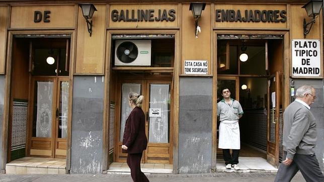 Preparación de gallinejas en la Freiduría Embajadores