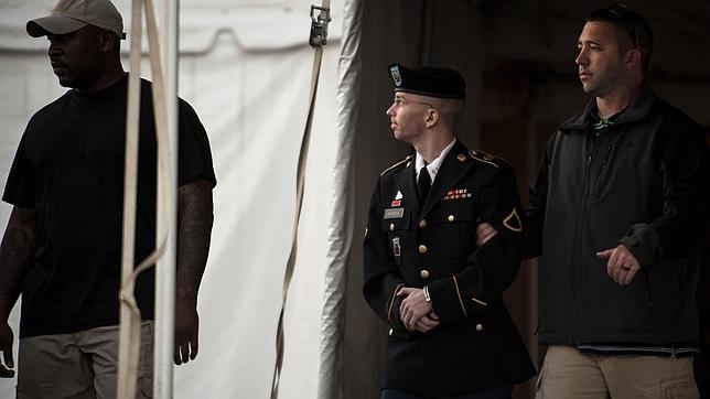 Manning, absuelto de «ayudar al enemigo» por filtrar documentos clasificados a WikiLeaks