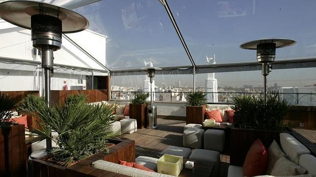 En la terraza del hotel ME Reina Victoria entra la sensación de tener Madrid a los pies